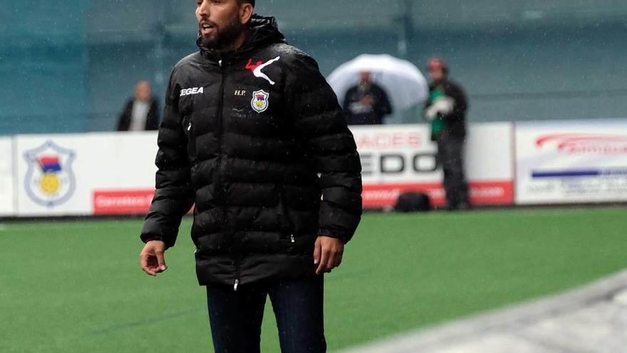 Hernán Pérez, durante un partido del Langreo.