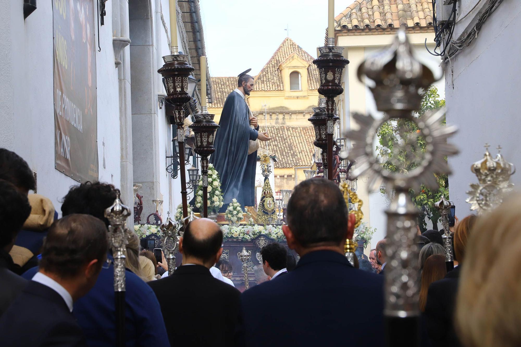 El Padre Cristobal procesiona por las calles del barrio