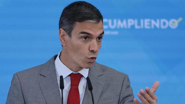 Pedro Sánchez durant la seva intervenció ahir al palau de la Moncloa. | MARISCAL / EFE