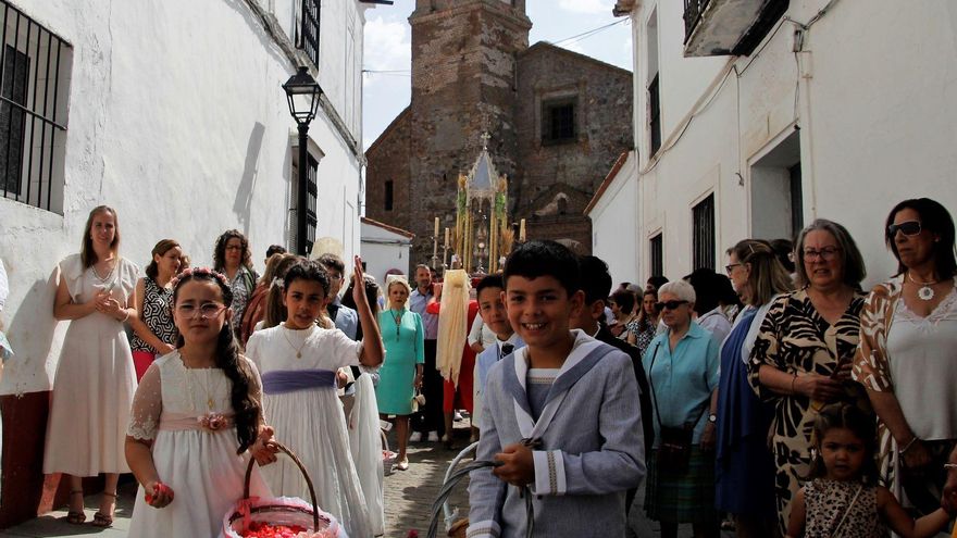 Monesterio adelanta el horario de la procesión del Corpus por el calor