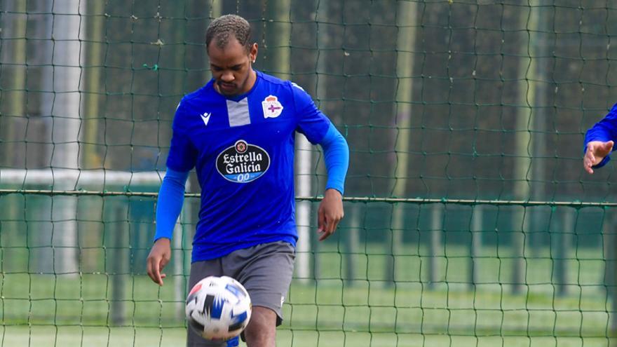 Diego Rolan, en un entrenamiento del Deportivo.