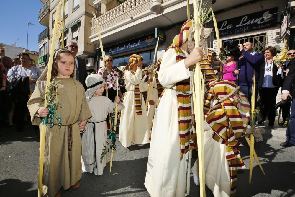 La procesión recorrió el itinerario entre la iglesia del Sagrado Corazón y la Inmaculada en Torrevieja