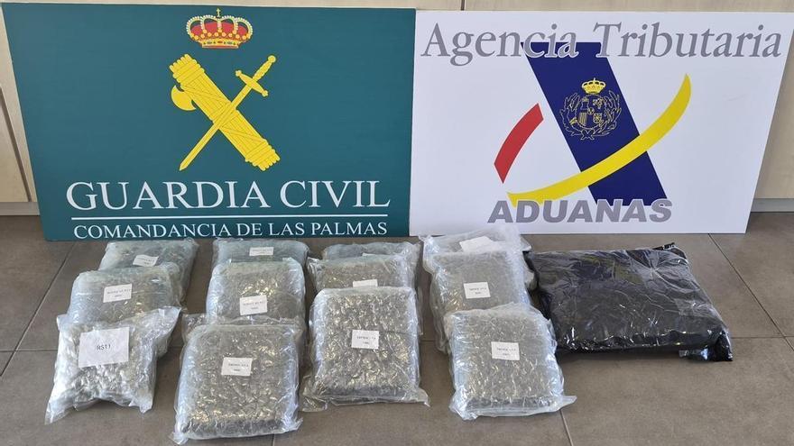 Detenido en el aeropuerto de Gran Canaria con casi ocho kilos de marihuana ocultos en su equipaje