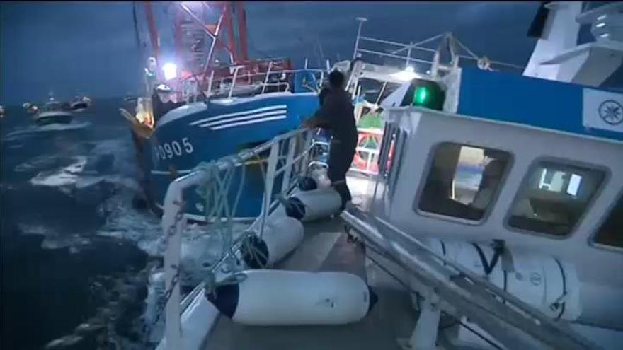 Batalla en el Canal de la Mancha entre barcos pesqueros ingleses y franceses