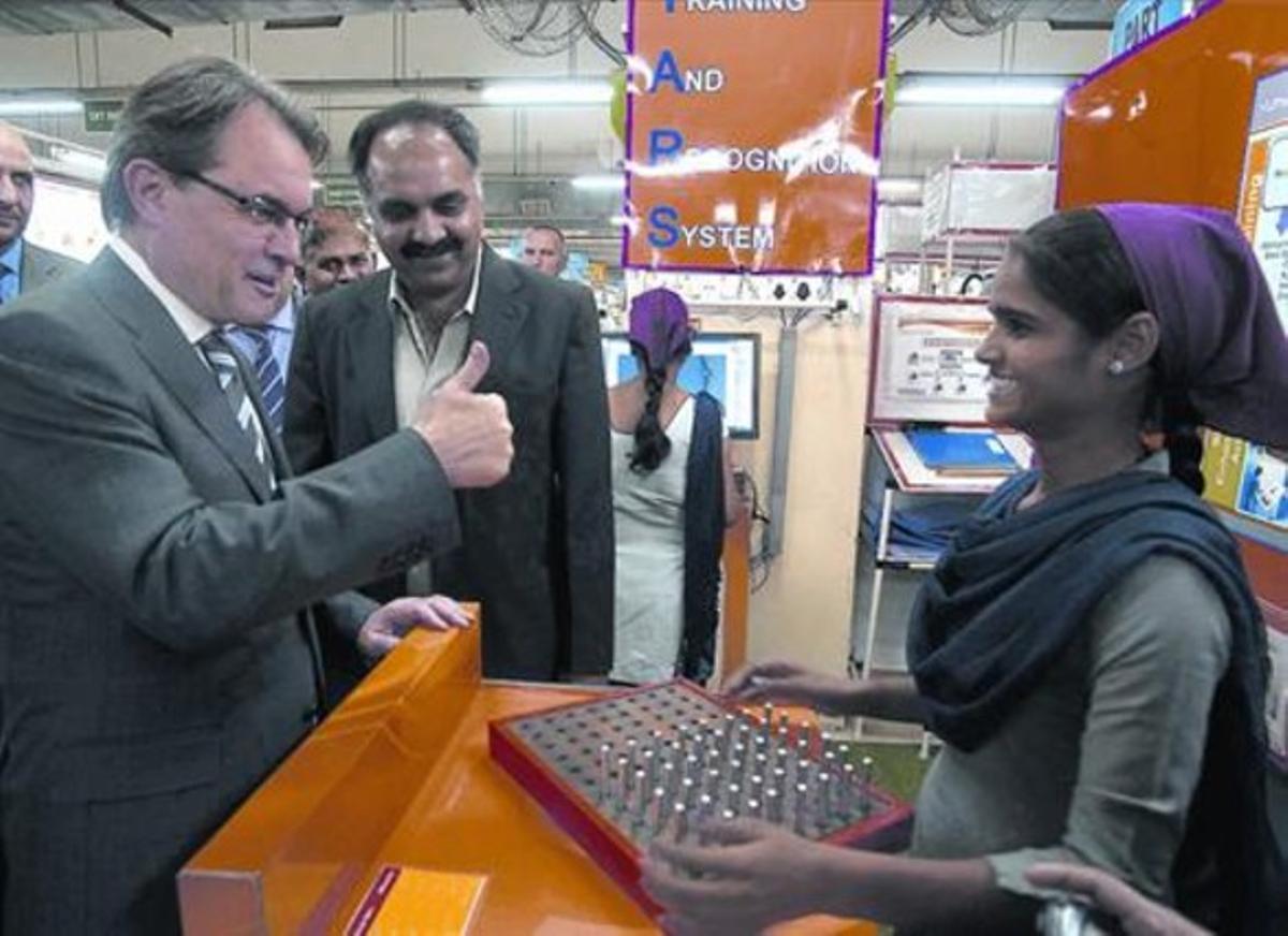Artur Mas, ahir, durant la seva visita a l’empresa Samvardhana Motherson Group, a Nova Delhi. Artur Mas, ahir, durant la seva visita a l’empresa Samvardhana Motherson Group, a Nova Delhi.
