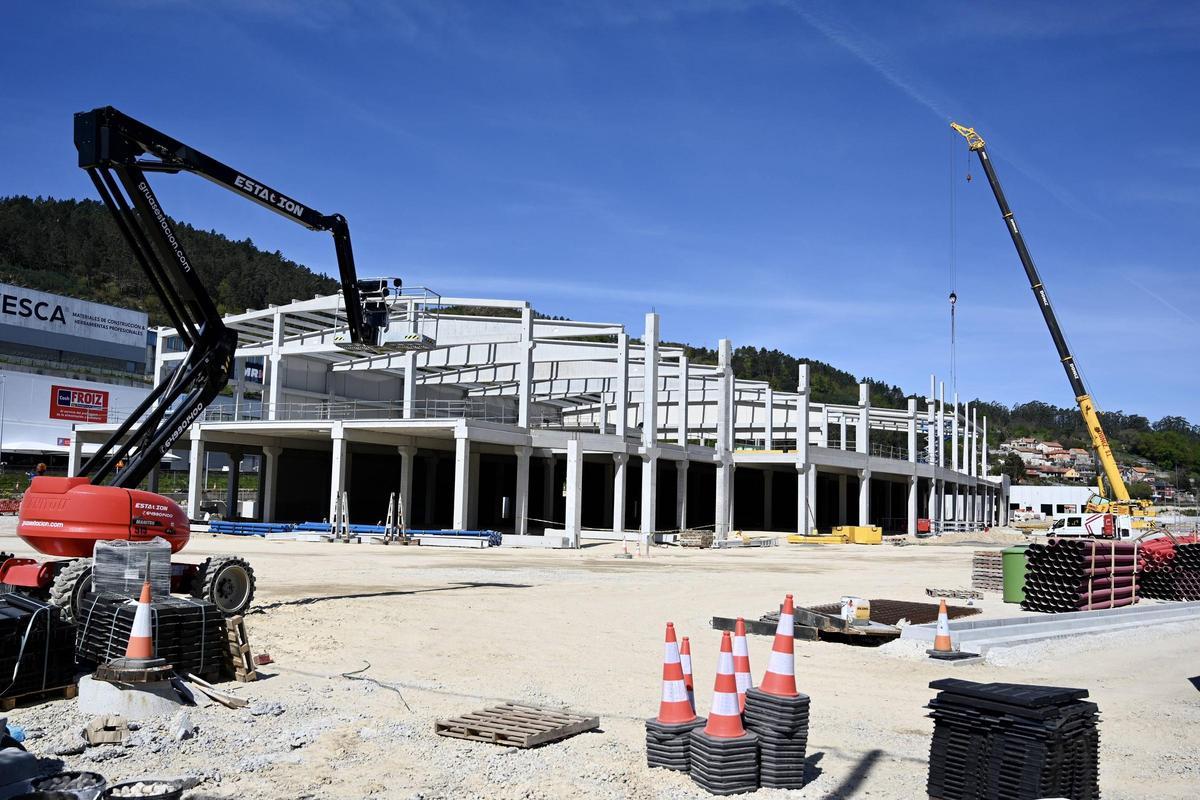 Las naves de las tiendas ya están muy avanzadas