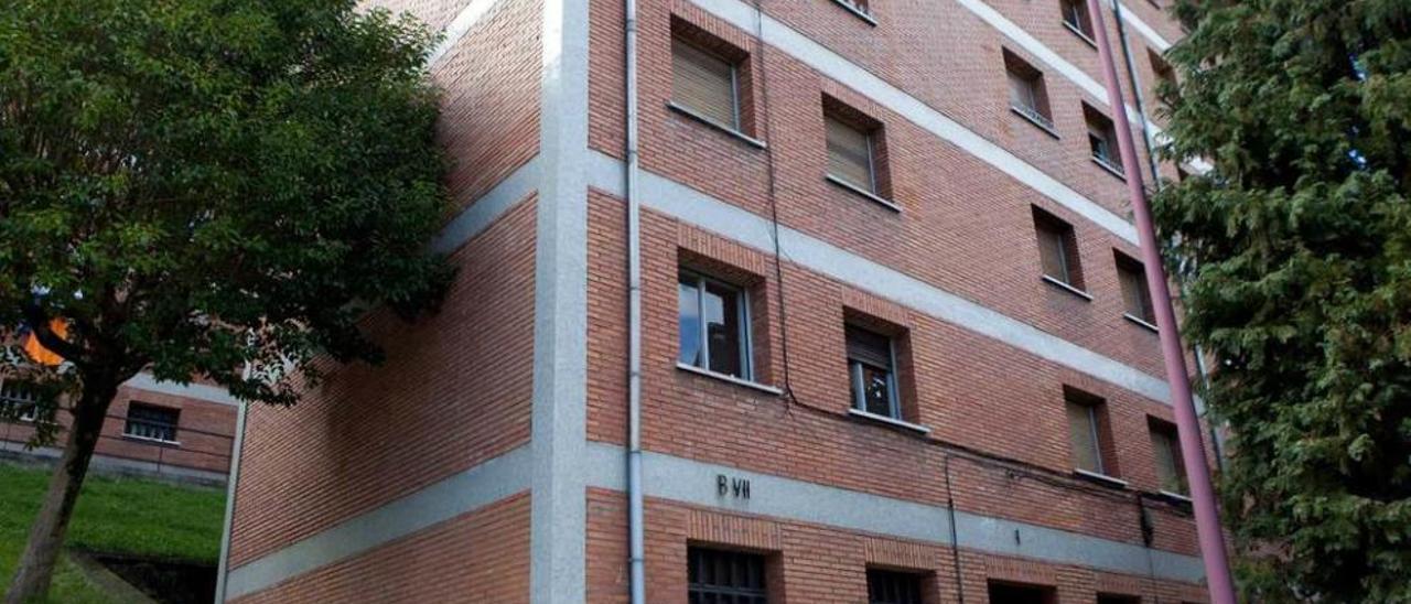 El bloque residencial que el Ayuntamiento pretende adquirir en La Joécara.