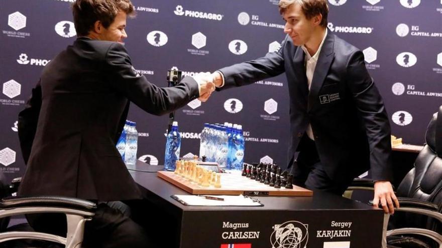 Carlsen y Karjakin se jugarán el Mundial de Ajedrez a la lotería en un desempate a partidas rápidas