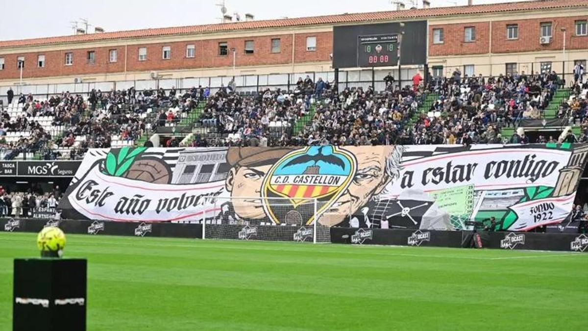 Las gradas del SkiFy Castalia se han poblado con más aficionados esta temporada.