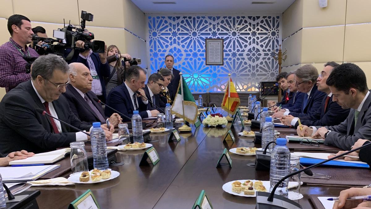 Albares visita Argelia para afianzar las relaciones bilaterales y tratar temas energéticos