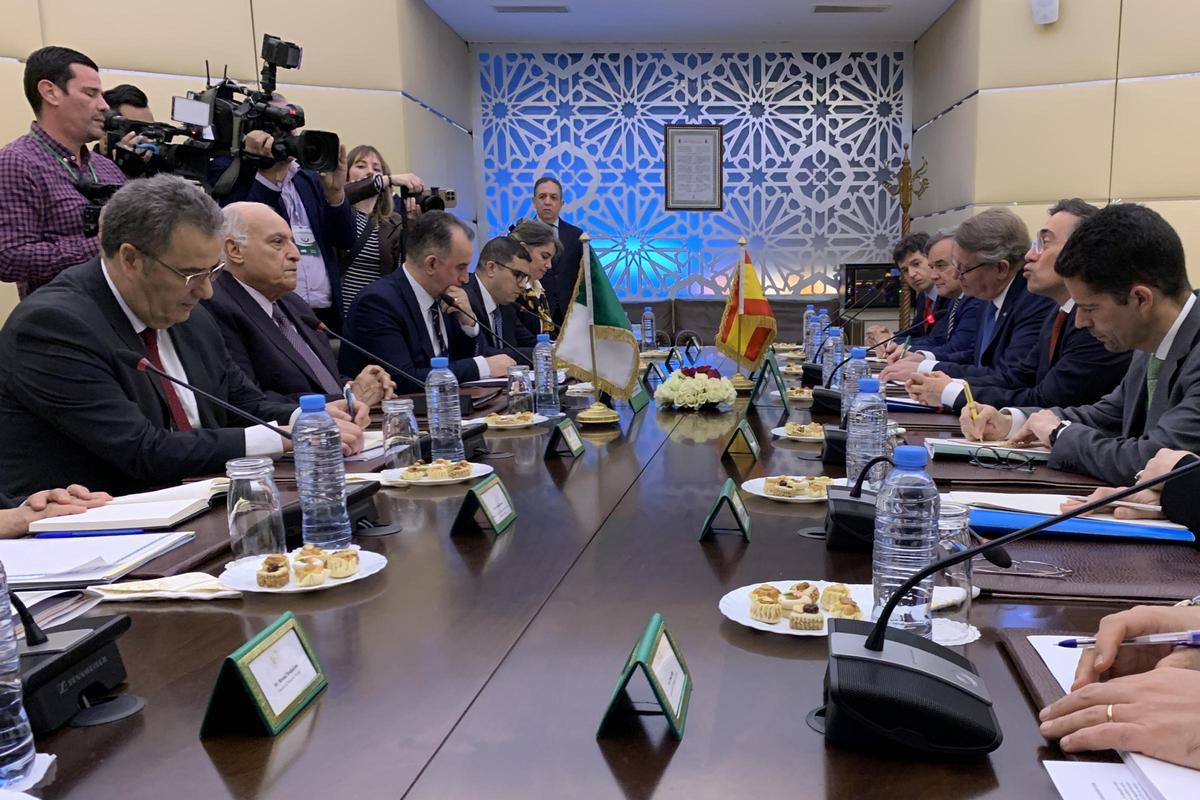 Albares visita Argelia para afianzar las relaciones bilaterales y tratar temas energéticos