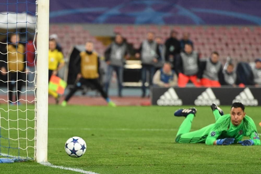 Imágenes del partido entre Nápoles y Real Madrid.