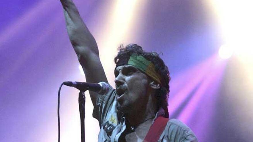 Manu Chao durante un concierto.