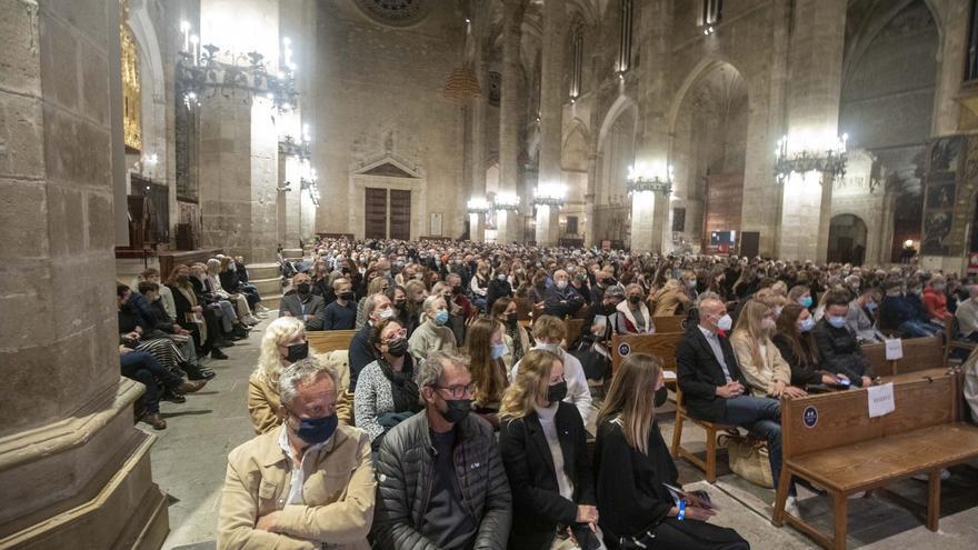 Weihnachten in der Kathedrale von Mallorca: Schweden haben (anders als Deutsche) keine Probleme damit