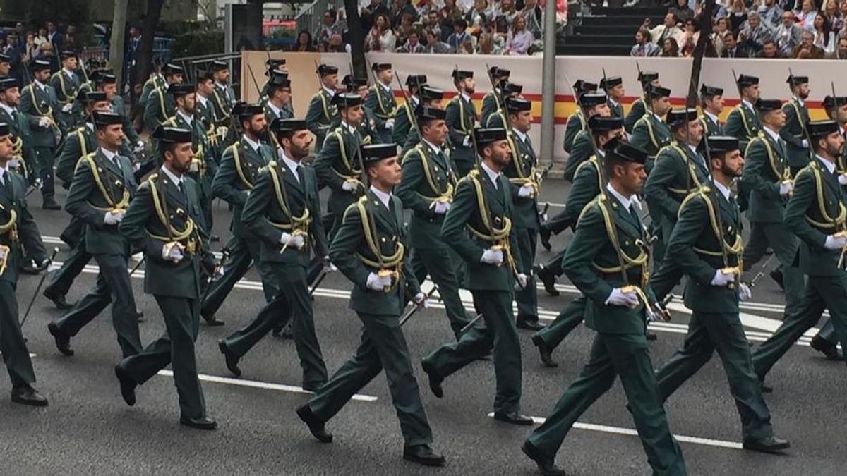 Guardias civiles desfilan en Madrid el 12 de octubre de 2018.