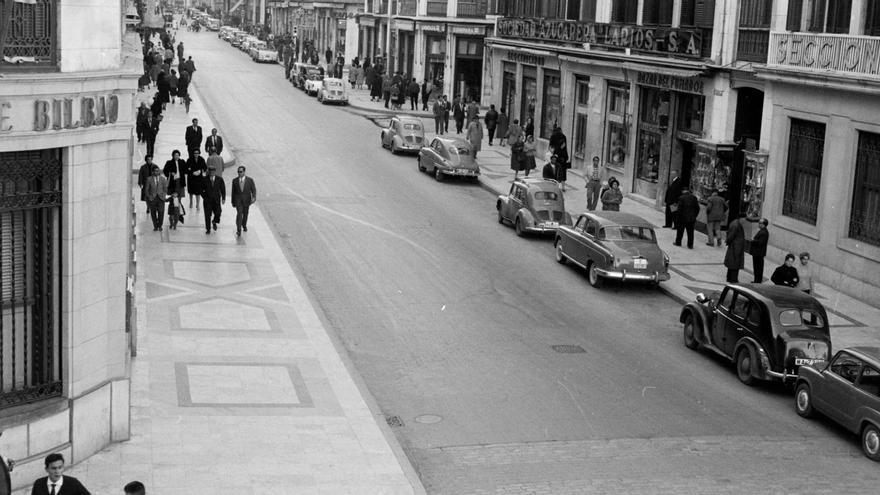 Vista de la calle Larios en 1960.