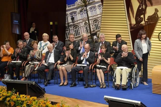 Entrega de Honores y Distinciones del Cabildo de ...