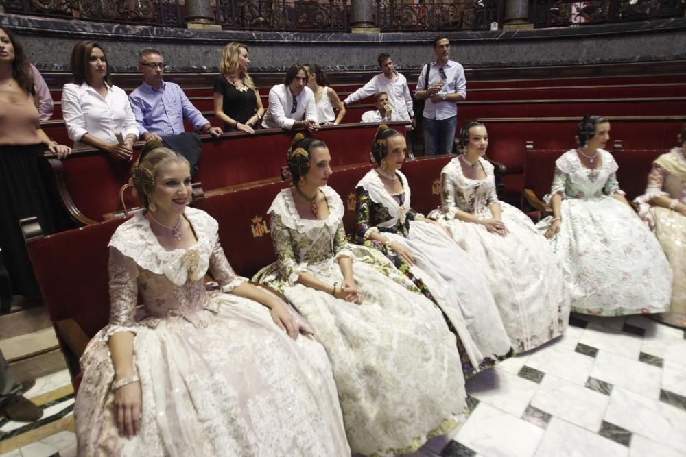 Las candidatas a fallera mayor ensayan la Proclamación y la Crida