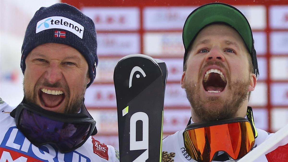 Svindal (izquierda) y Jansrud celebran su doblete en el descenso del Mundial de Are.