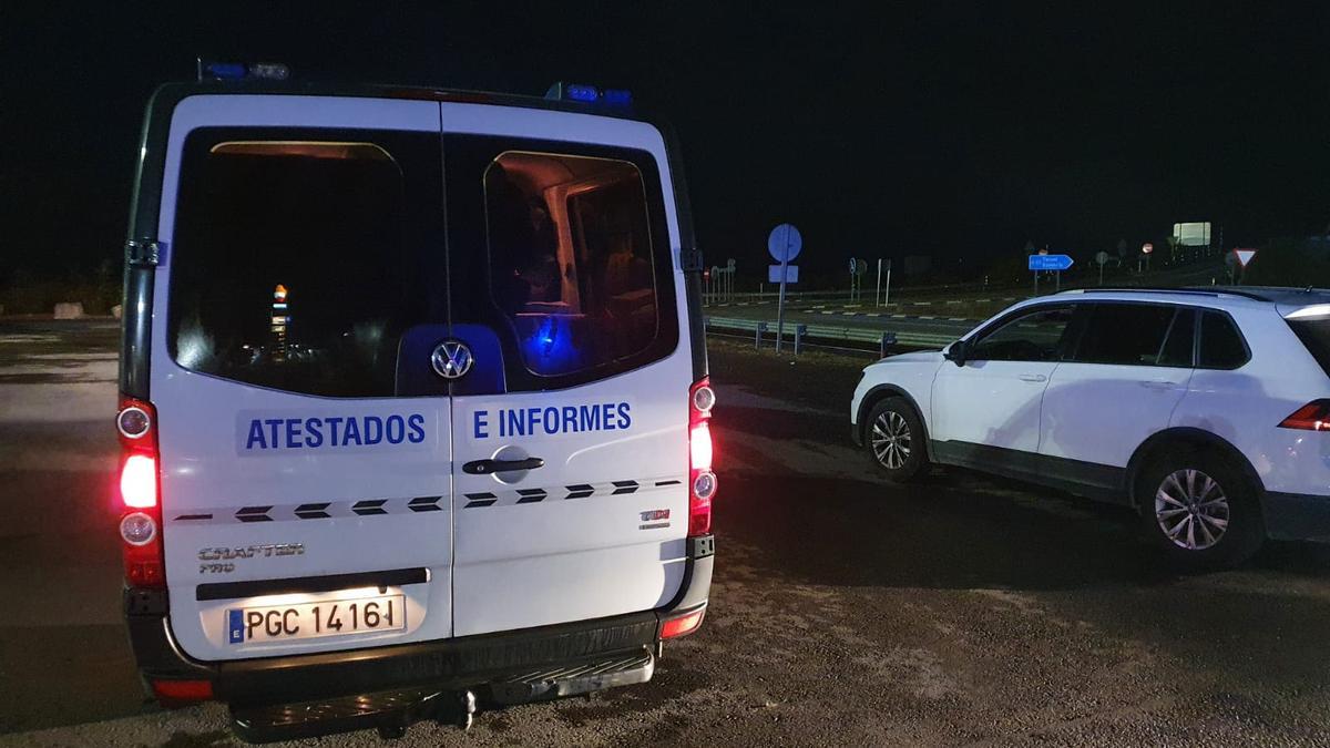 El conductor intentó abandonar un área de servicio por una zona prohibida.