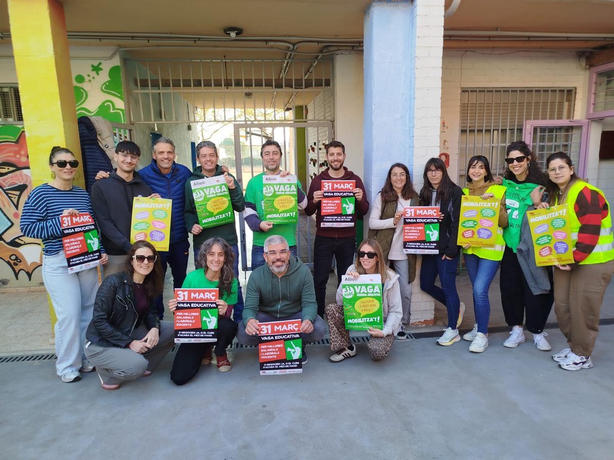 "Es una burla": La respuesta de los sindicatos al decálogo de Educación para frenar la huelga "Es una burla": La respuesta de los sindicatos al decálogo de Educación para frenar la huelga