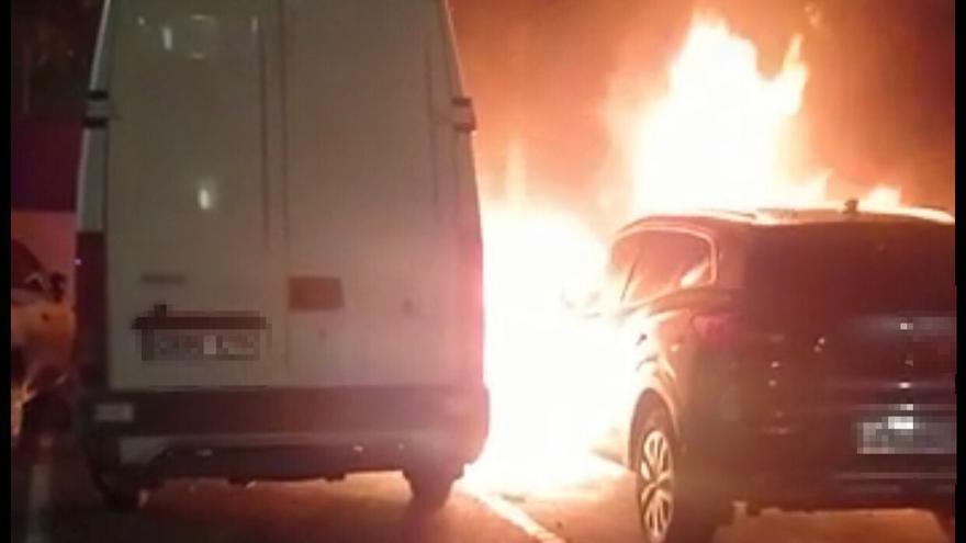 Incendio de un coche en la Calle General Espartero de Alicante