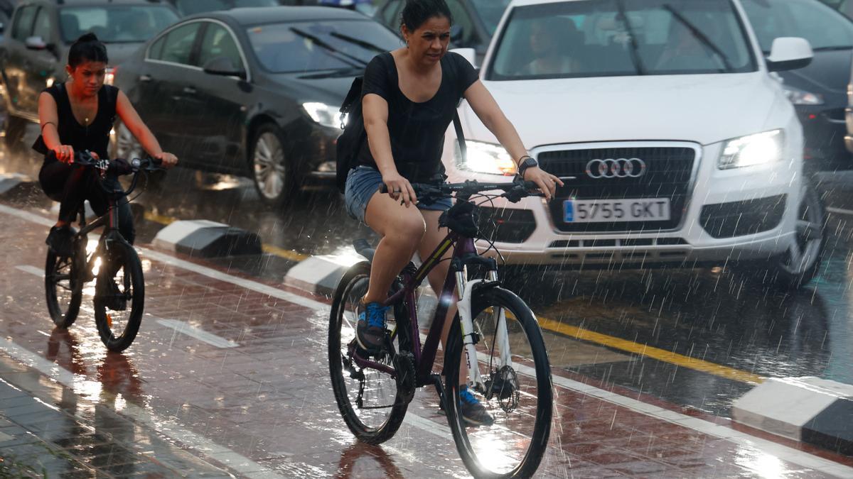 La Aemet activa la alerta amarilla por fuertes lluvias este sábado en la Comunitat Valenciana