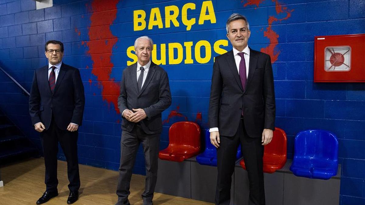 Tusquets, presidente de la gestora, saludó a Freixa y Font en los Barça Studios