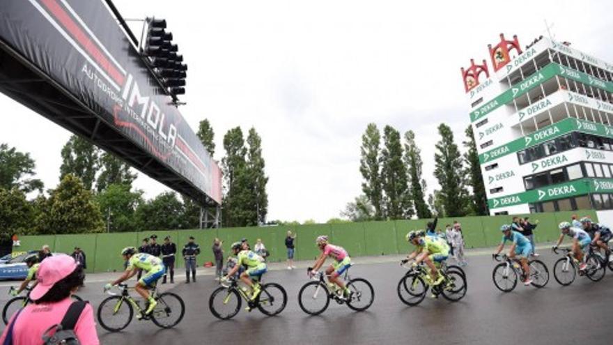 Giro de Italia:  El ruso Zakarin gana en solitario la undécima etapa