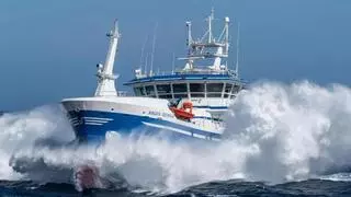 Malvinas suspende la búsqueda de los marineros desaparecidos debido al temporal en la zona