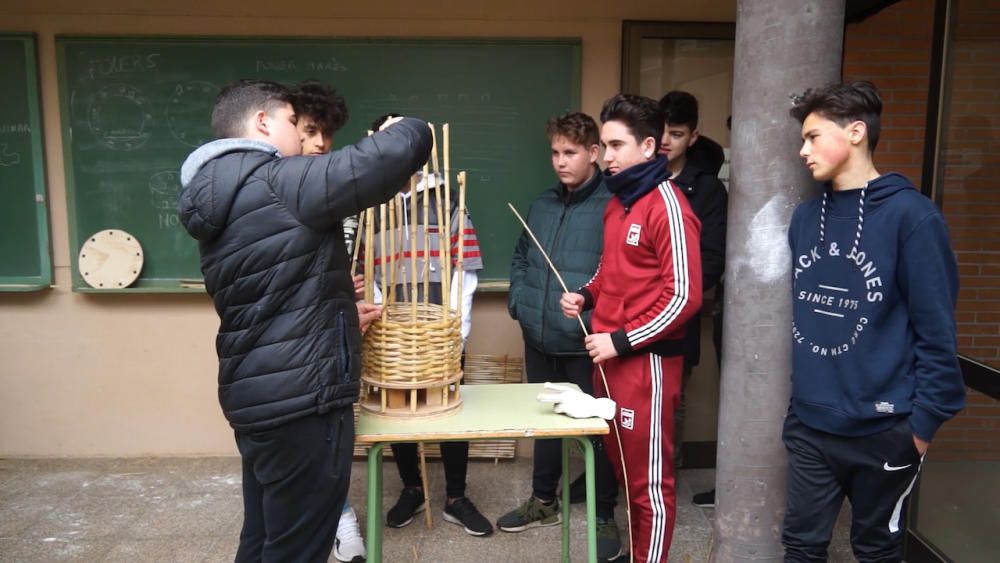 Estudiantes del IES Puig de sa Font de Son Servera elaboran colmenas para la Serra de Tramuntana