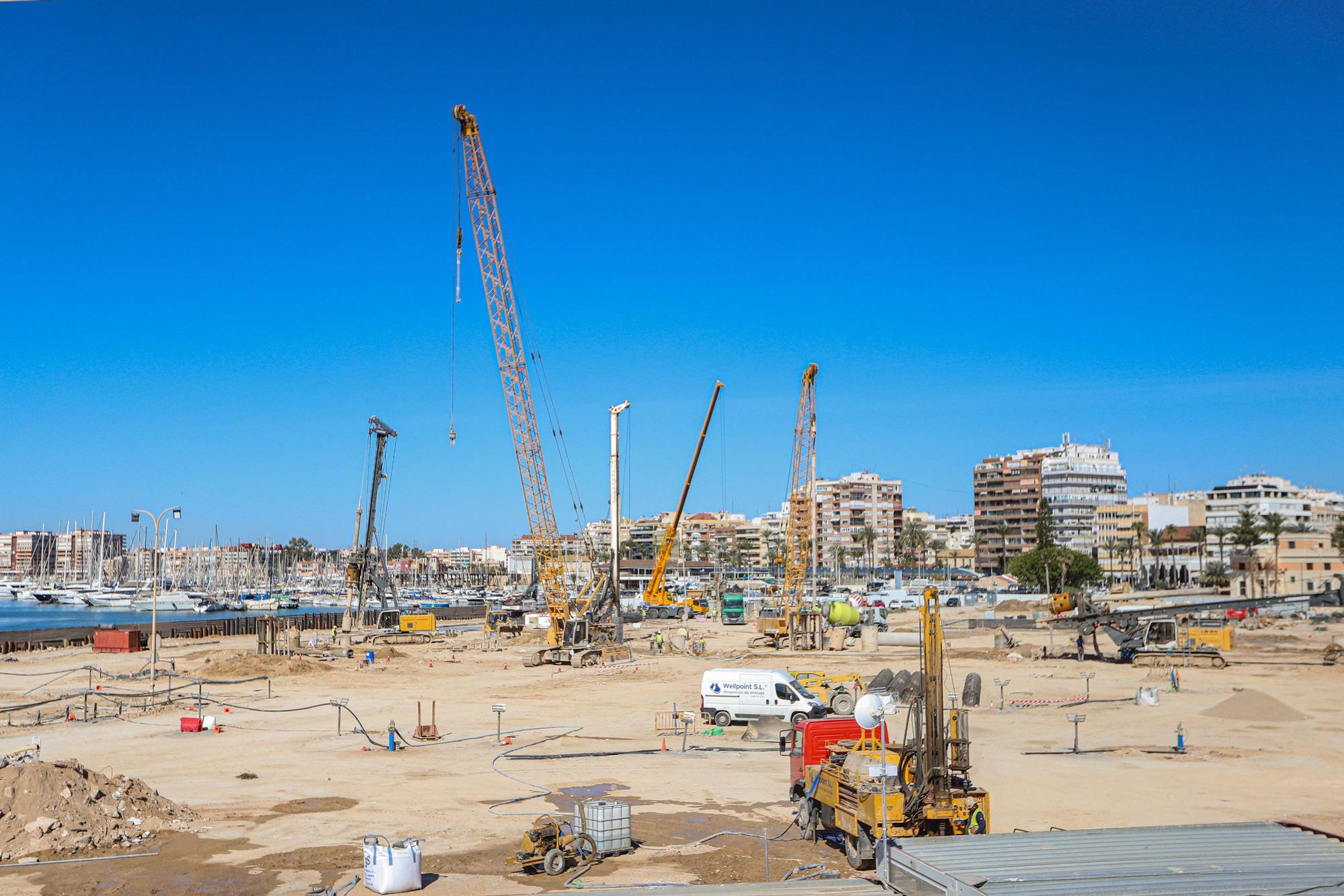 Obras de bombeo del nuevo puerto de Torrevieja