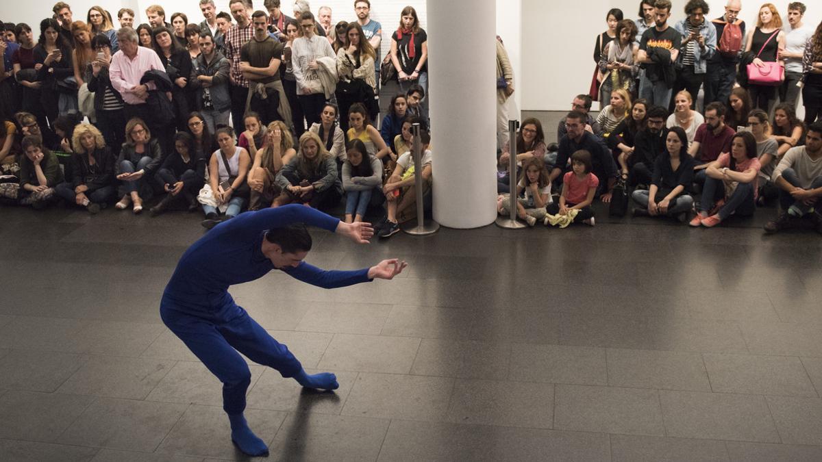 Espectáculo de danza en el Macba durante la Nit dels Museus del 2016.