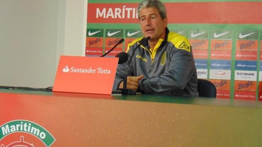 Manolo Márquez, en el estadio Do Marítimo.