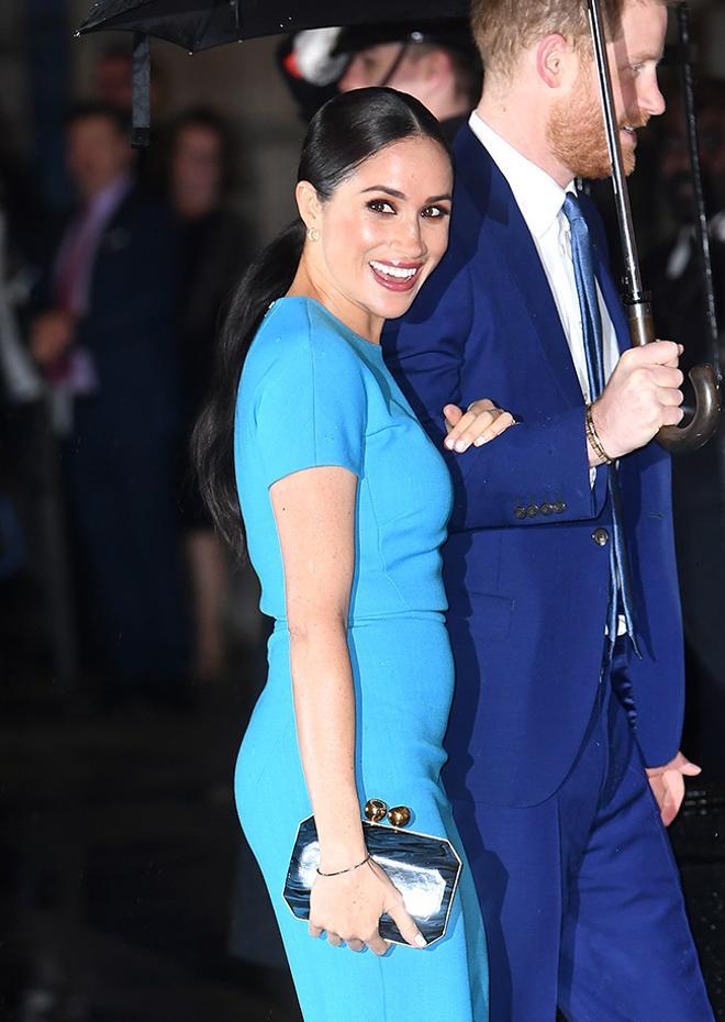 Meghan Markle con total look blue