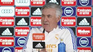 Ancelotti pregunta a Xavi: ¿Qué significa jugar bien?