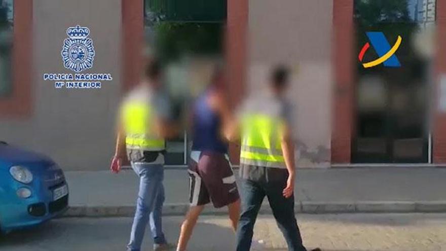 Detenidos cinco trabajadores del puerto de Málaga que intentaban abrir una nueva vía de entrada de droga