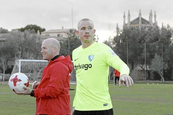 Der Schiedsrichter der Partie Atlético Baleares gegen VfL Bochum hat das Testspiel auf Mallorca am Mittwoch (10.1.) abgebrochen.