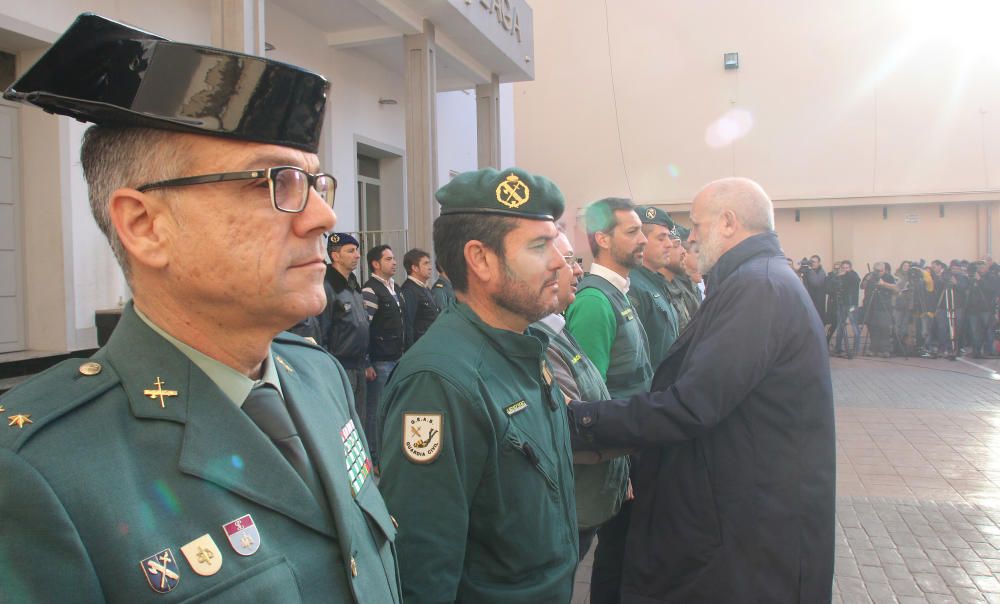 El director general del instituto armado, Félix Azón, ha felicitado personalmente a los agentes que participaron en el rescate del pequeño en Totalán