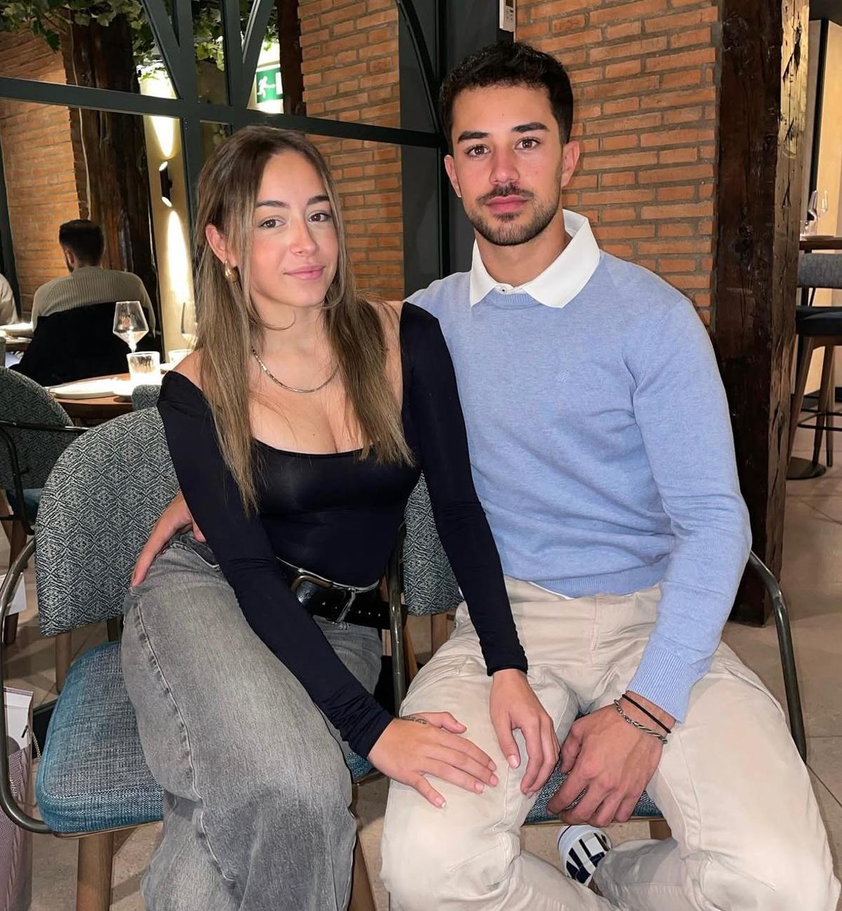 Las imágenes más románticas de Álex Palau y Ainhoa, la pareja de Ibiza que va a la Isla de las tentaciones