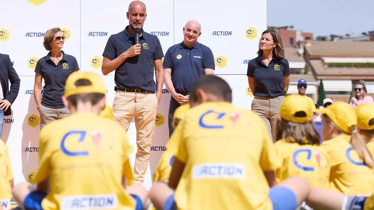 Guardiola inaugura su Cruyff Court en Manresa y deja una revelación muy curiosa