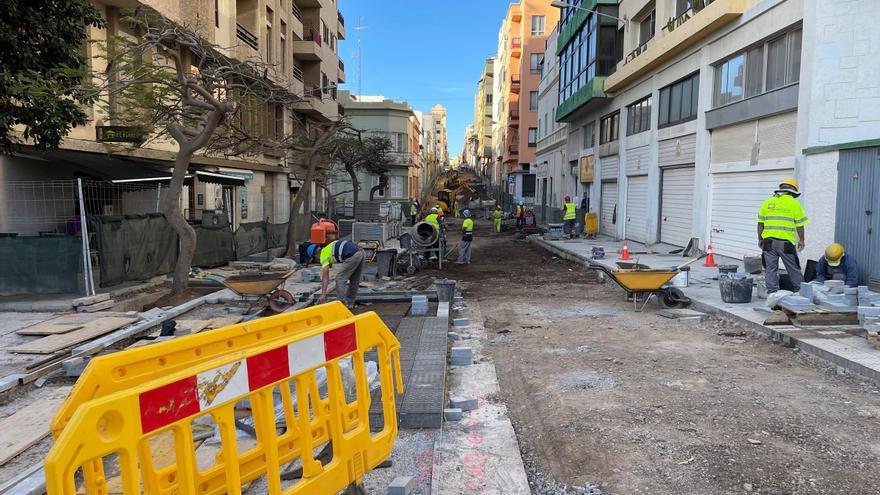 Las obras de mejora de la calle de La Rosa finalizarán un año después de lo previsto