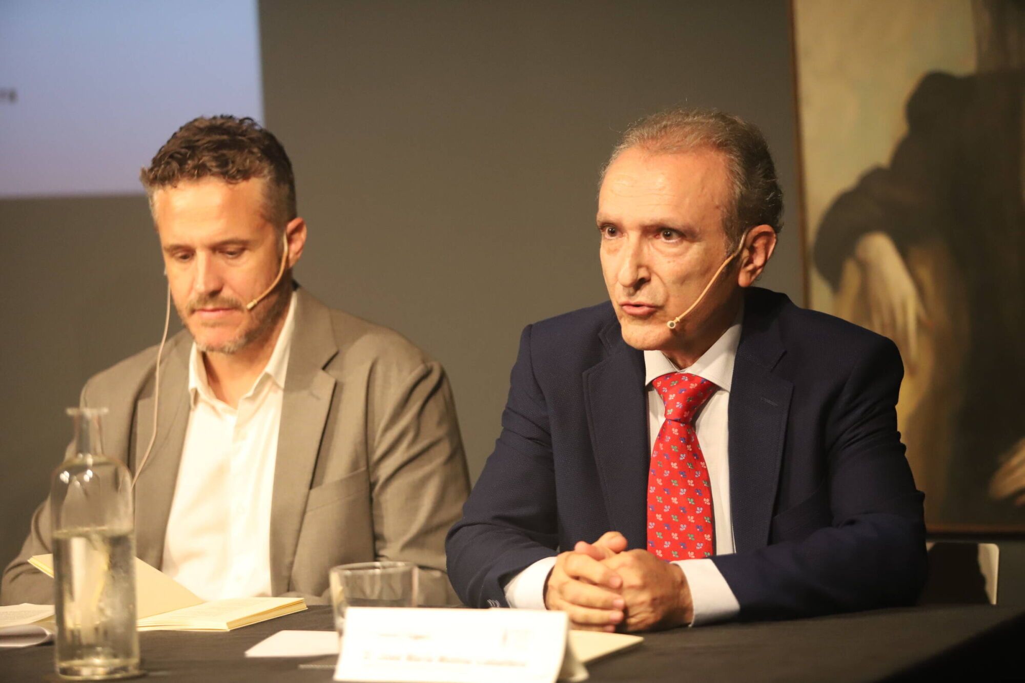 El acto celebrado en la sede de la Fundación Cajasol, contó con el periodista Carlos Herrera, como prologuista