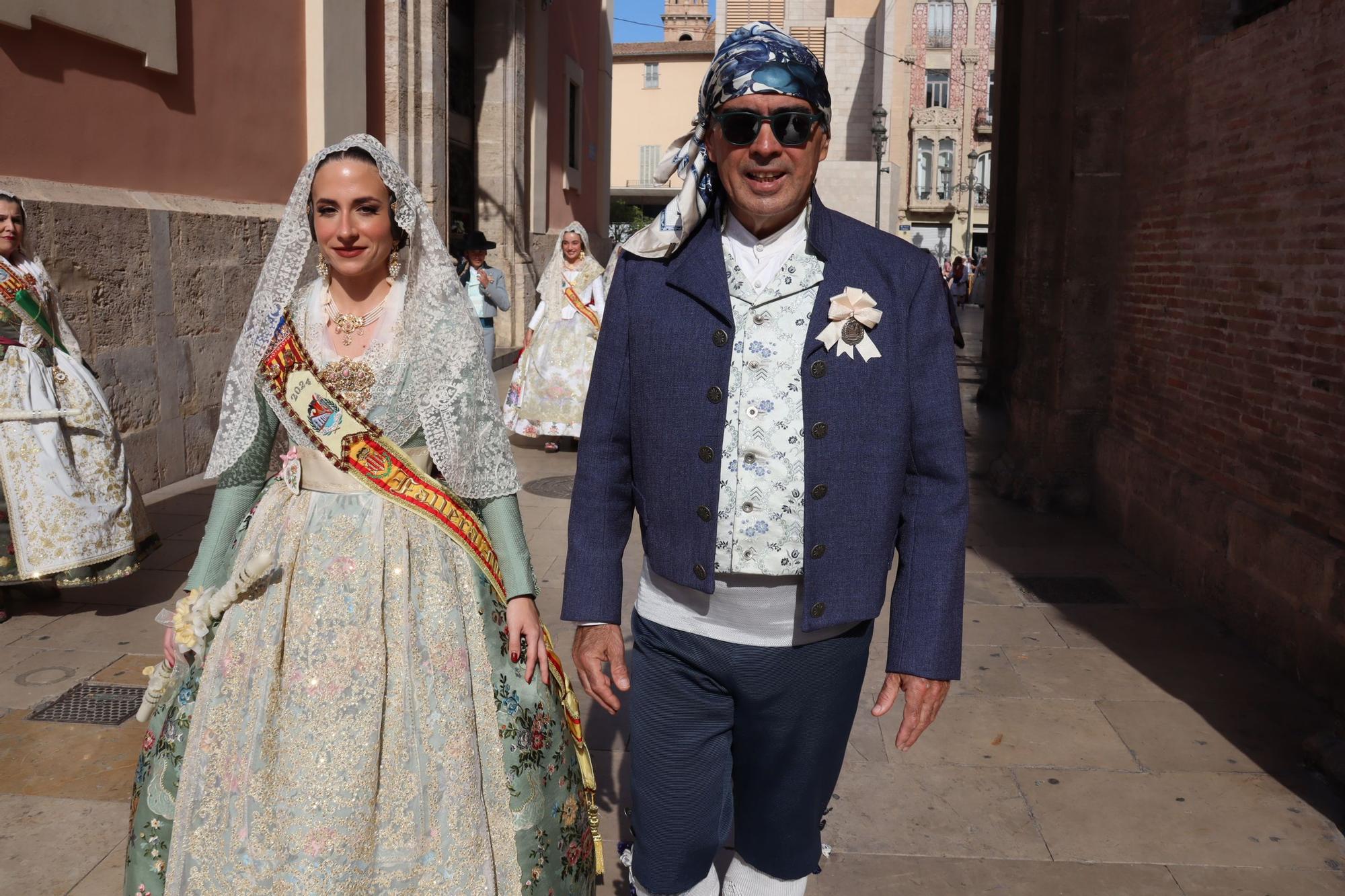 Las comisiones de falla en la Procesión de la Virgen (3/5)