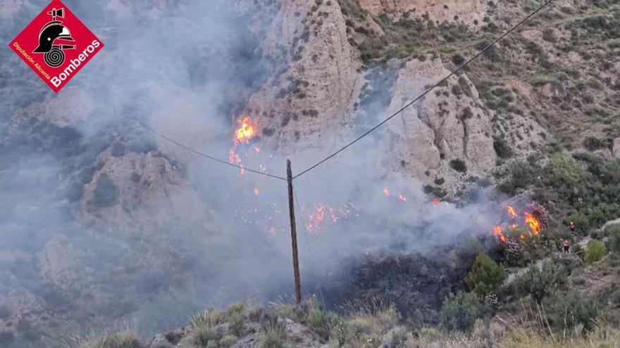 Imagen del incendio en Petrer.