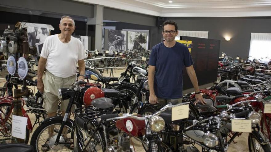 La mayor colección de motos clásicas valencianas |  