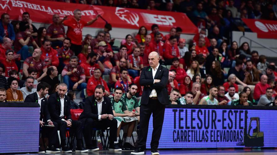 El fisioterapeuta del Bilbao denuncia insultos homófobos en el partido ante el UCAM Murcia