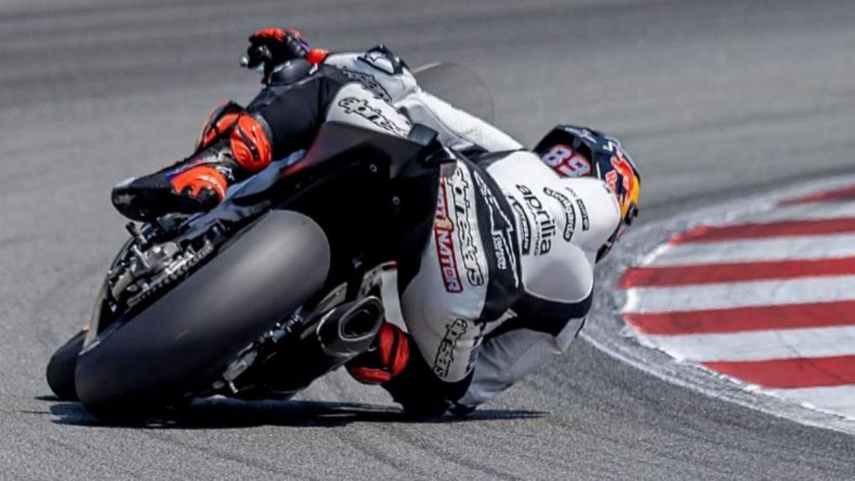 'Martinator', con la Aprilia en el Circuit de Barcelona