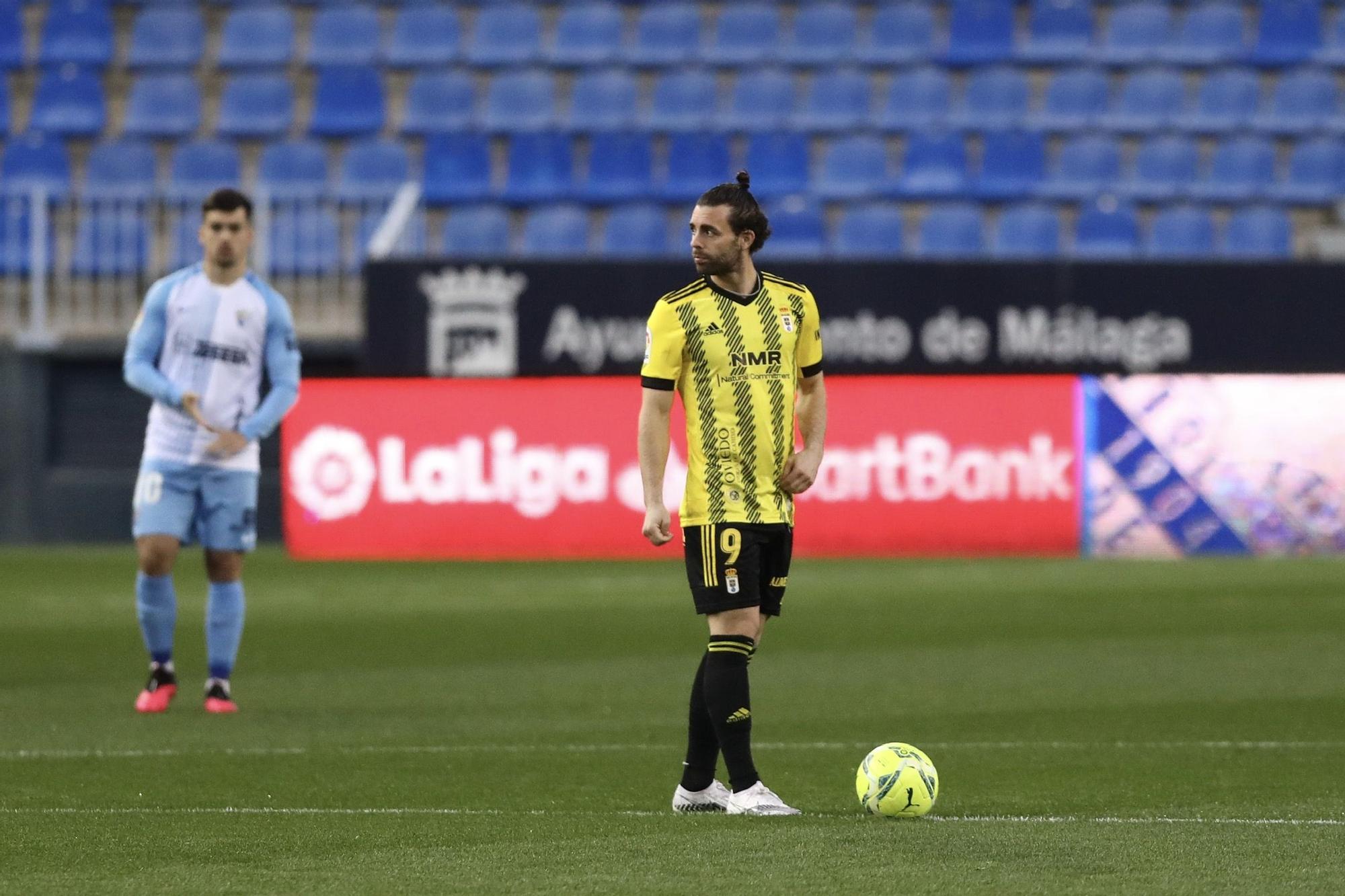 El partido entre el Málaga y el Oviedo, en imágenes