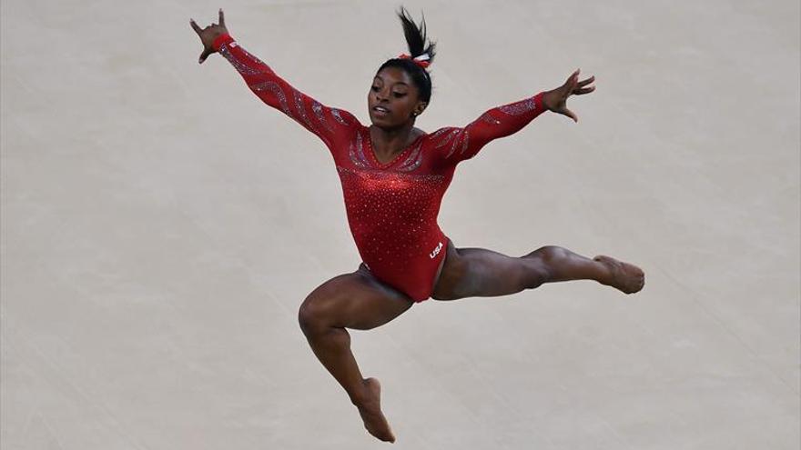 La campeona Simone Biles denuncia abusos sexuales